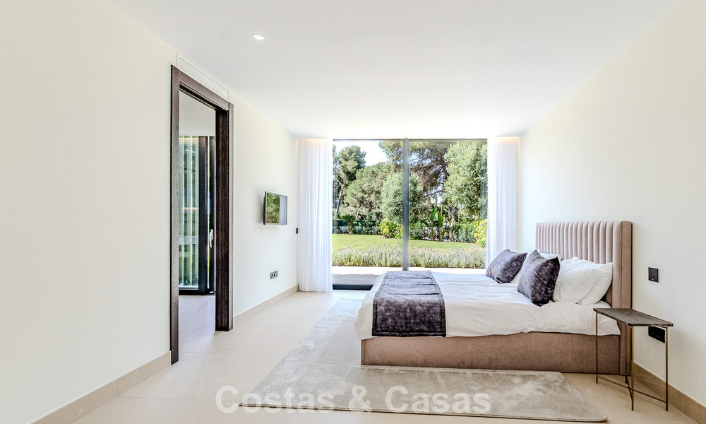 Majestic masterpiece for sale in a sleek, modern style in a secure residential area of Sotogrande, Costa del Sol 786208