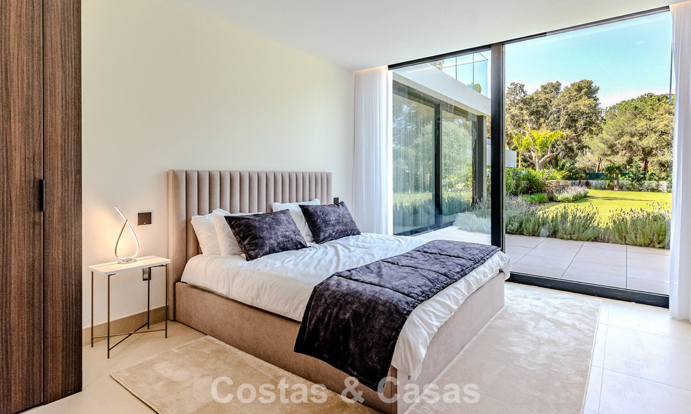 Majestic masterpiece for sale in a sleek, modern style in a secure residential area of Sotogrande, Costa del Sol 786210