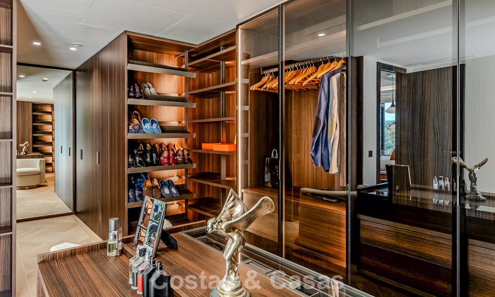 Majestic masterpiece for sale in a sleek, modern style in a secure residential area of Sotogrande, Costa del Sol 786231