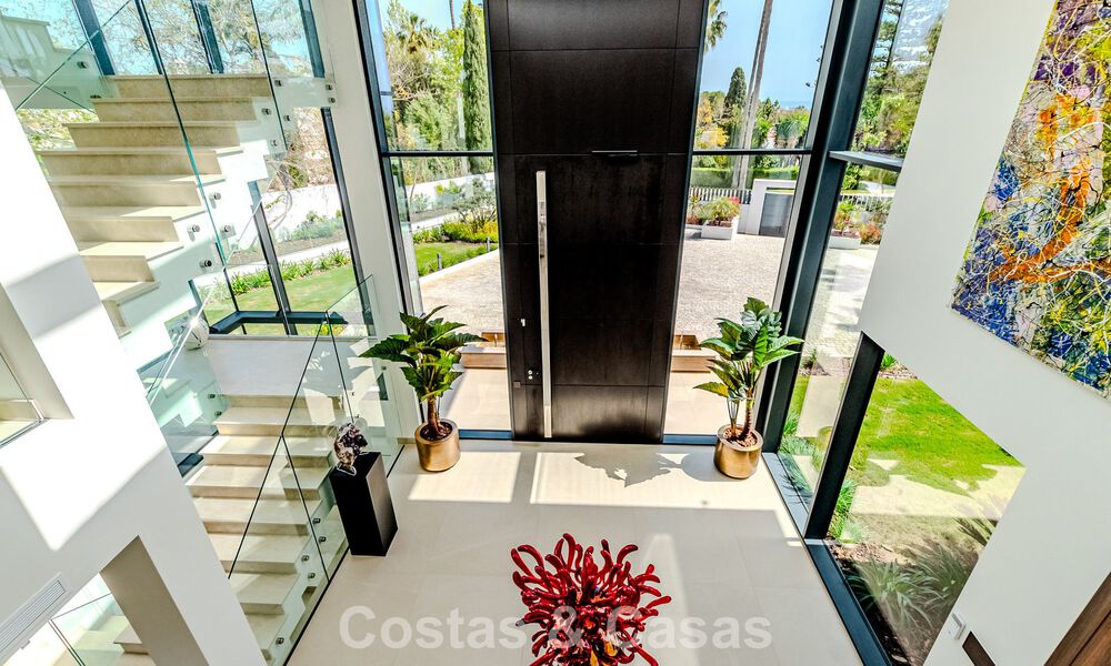 Majestic masterpiece for sale in a sleek, modern style in a secure residential area of Sotogrande, Costa del Sol 786234