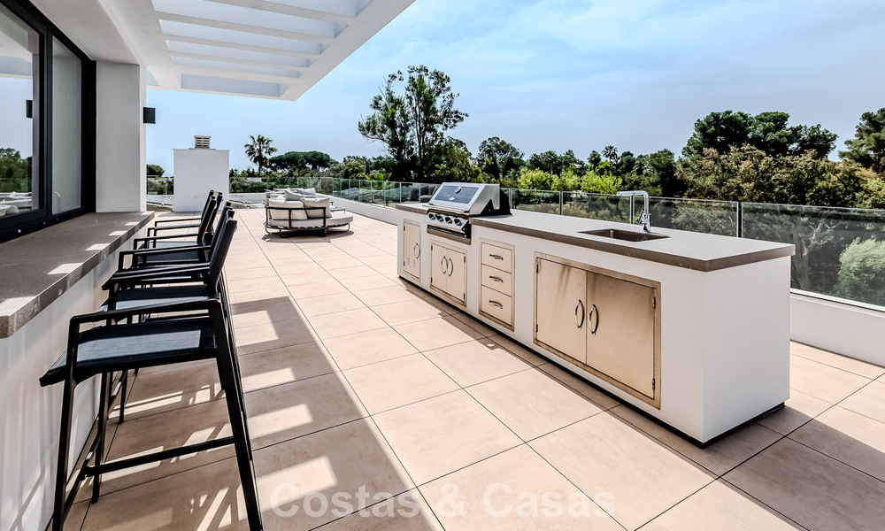 Majestic masterpiece for sale in a sleek, modern style in a secure residential area of Sotogrande, Costa del Sol 786242