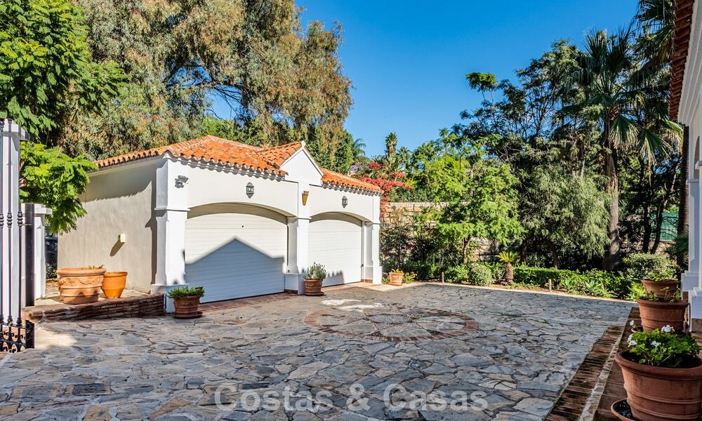 Outstanding luxury villa for sale in timeless Andalusian architecture, with sea views in Benahavis - Marbella 786055