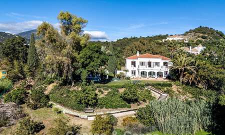 Outstanding luxury villa for sale in timeless Andalusian architecture, with sea views in Benahavis - Marbella 786056