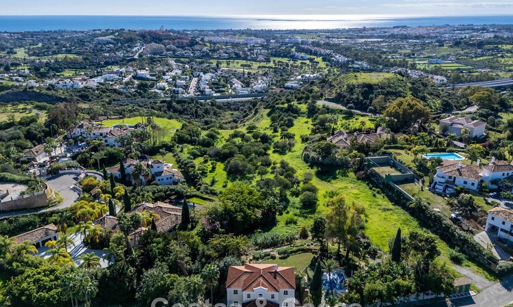 Outstanding luxury villa for sale in timeless Andalusian architecture, with sea views in Benahavis - Marbella 786059