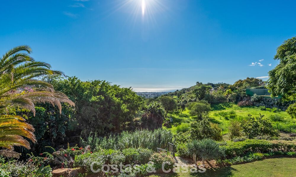 Outstanding luxury villa for sale in timeless Andalusian architecture, with sea views in Benahavis - Marbella 786067
