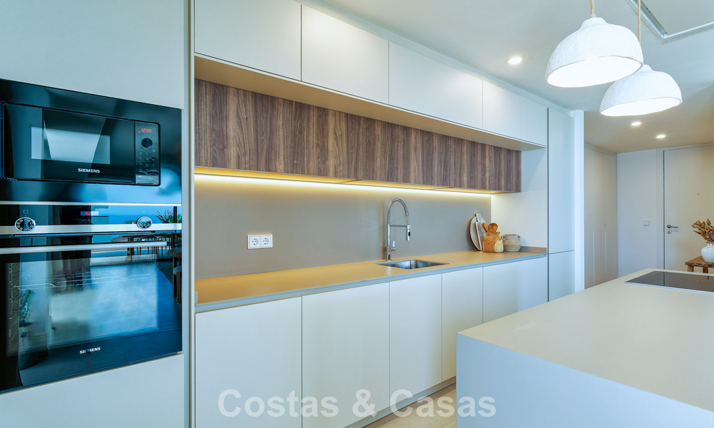 New apartments for sale in a prime location with sea views, between Benalmadena and Fuengirola, Costa del Sol 801798