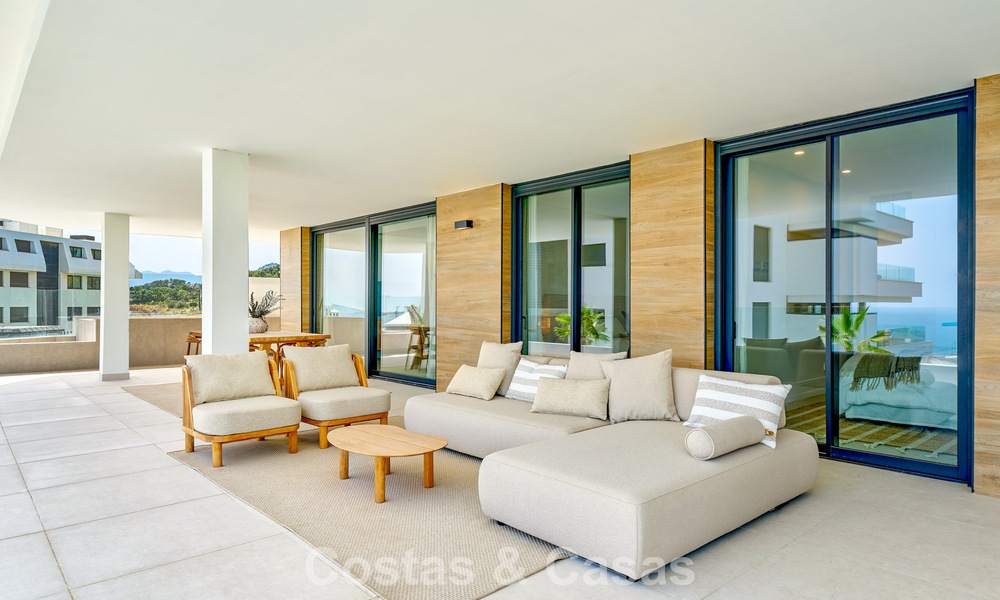 New apartments for sale in a prime location with sea views, between Benalmadena and Fuengirola, Costa del Sol 801820