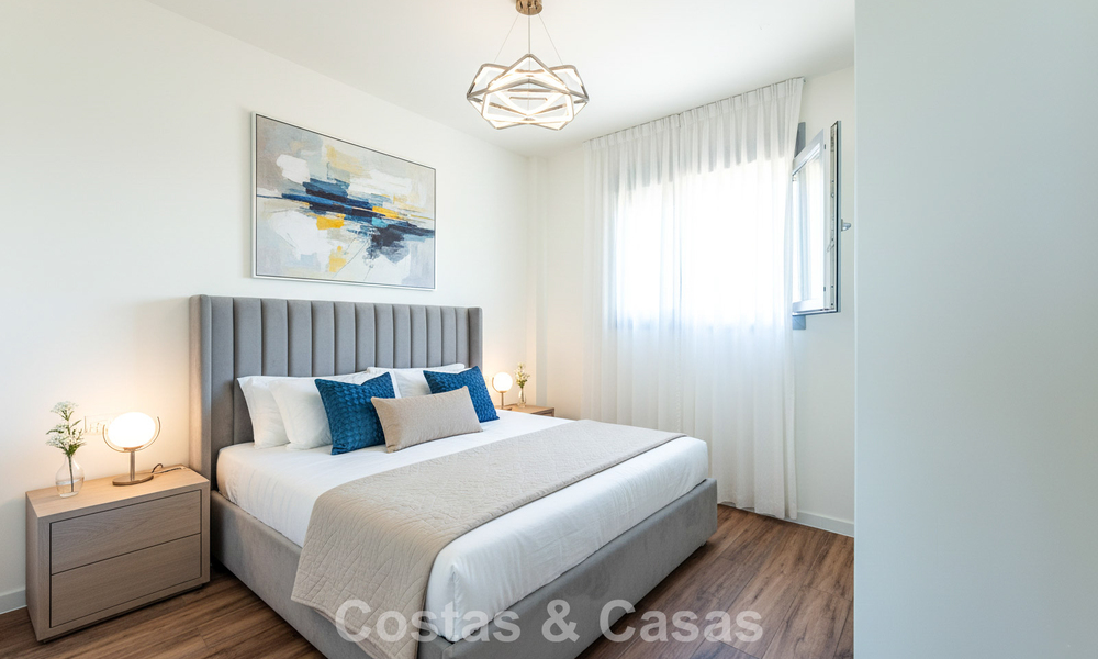 Move-in ready, brand new, modern, top-floor apartment for sale in a golf urbanization near Estepona town 785915