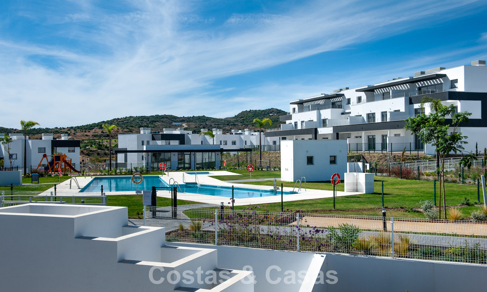 Move-in ready, brand new, modern, top-floor apartment for sale in a golf urbanization near Estepona town 785930