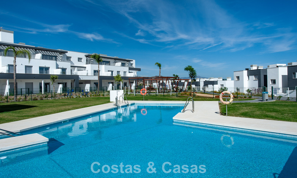 Move-in ready, brand new, modern, top-floor apartment for sale in a golf urbanization near Estepona town 785932
