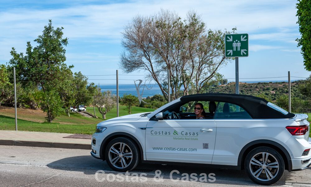 Move-in ready, brand new, modern, top-floor apartment for sale in a golf urbanization near Estepona town 785938