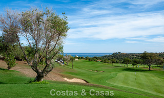 Move-in ready, brand new, modern, top-floor apartment for sale in a golf urbanization near Estepona town 785939 