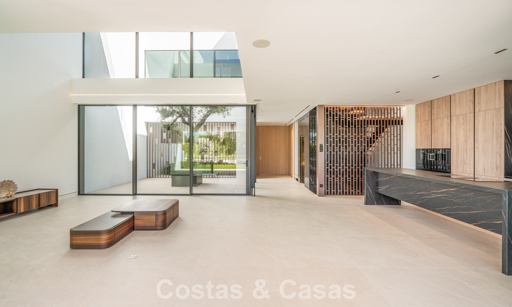 Move-in ready, modern luxury home for sale on the edge of Nueva Andalucia and the Golden Mile, Marbella 786026