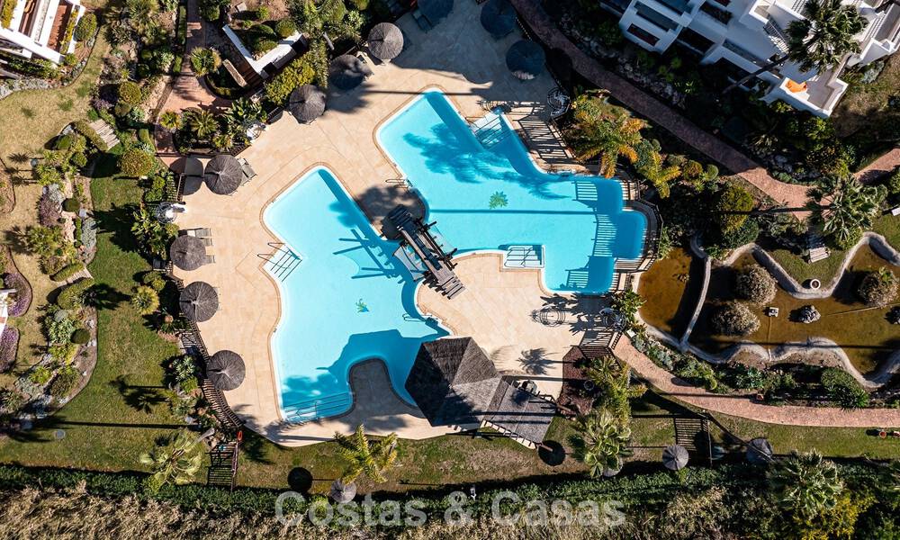 Move-in ready, luxury beachfront apartment for sale on the New Golden Mile between Marbella and Estepona 785944