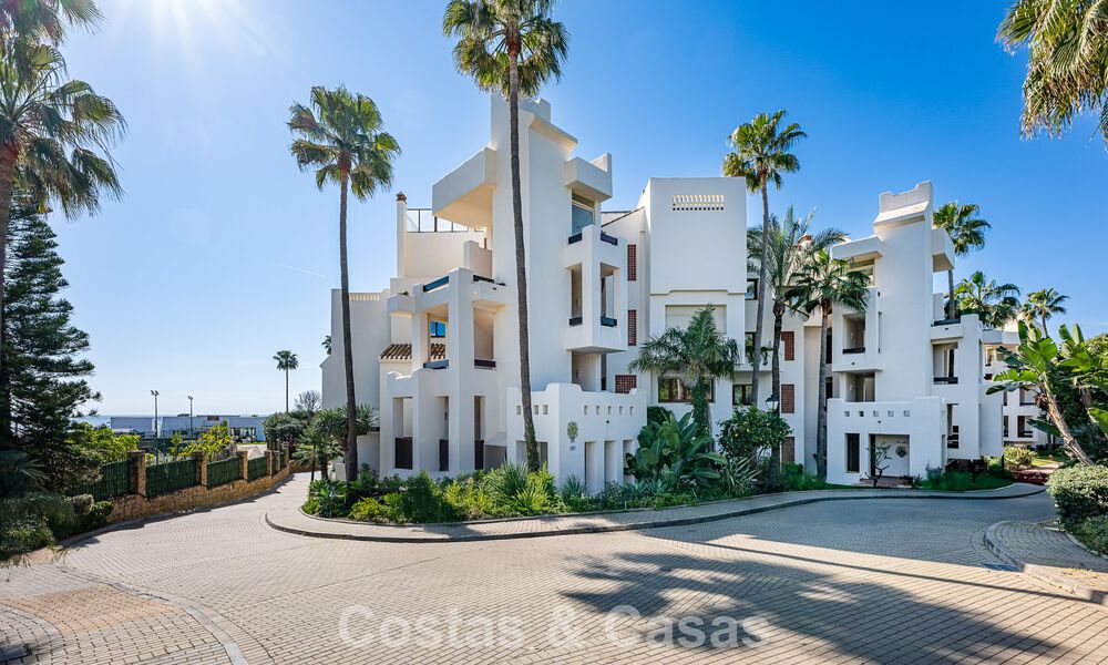 Move-in ready, luxury beachfront apartment for sale on the New Golden Mile between Marbella and Estepona 785947
