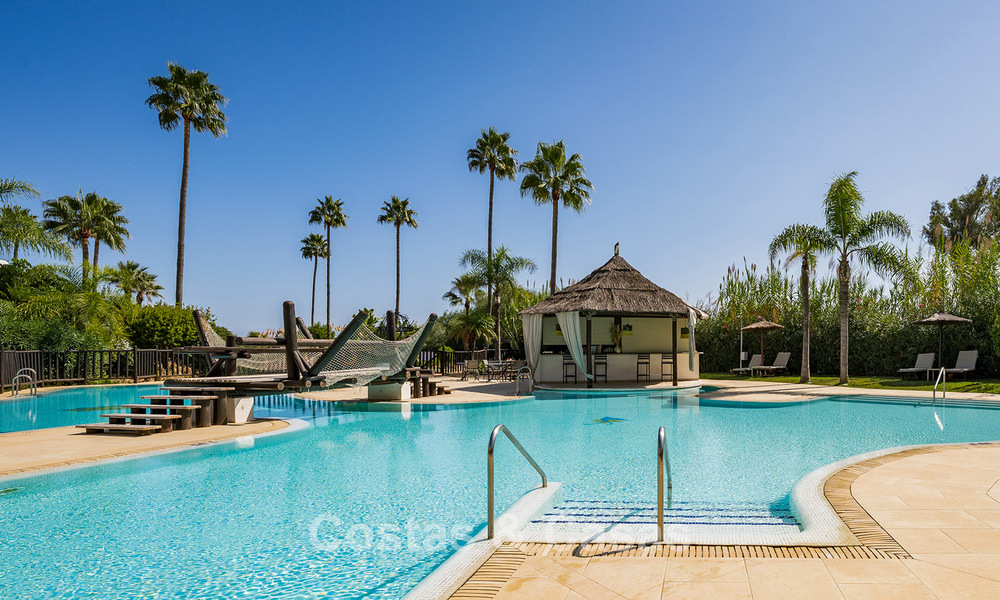 Move-in ready, luxury beachfront apartment for sale on the New Golden Mile between Marbella and Estepona 785951