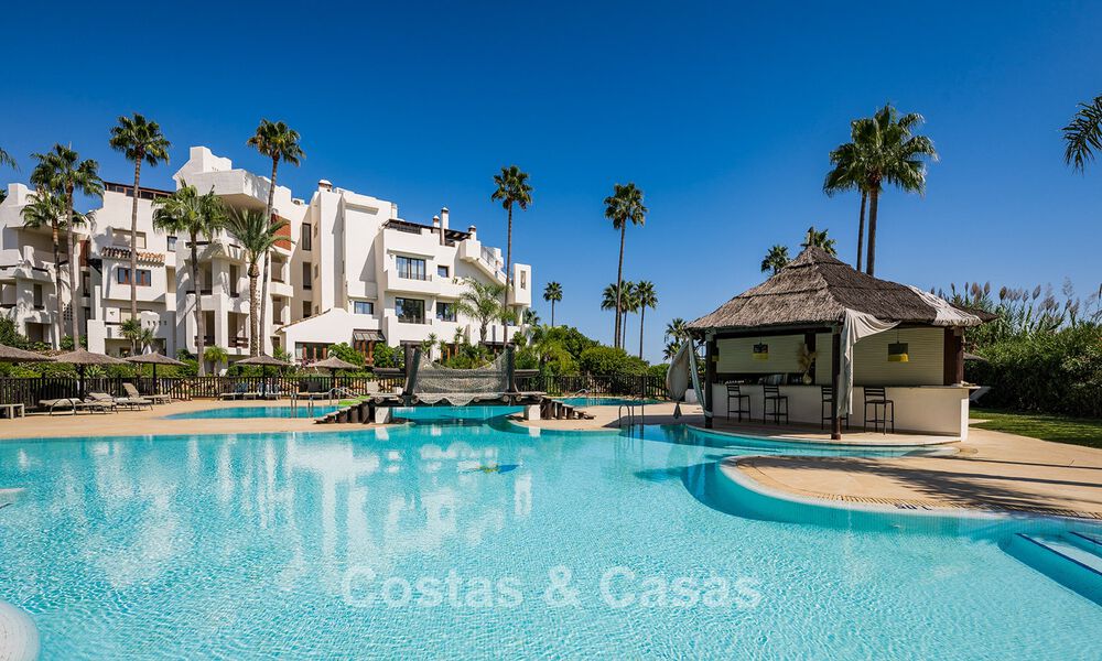 Move-in ready, luxury beachfront apartment for sale on the New Golden Mile between Marbella and Estepona 785954