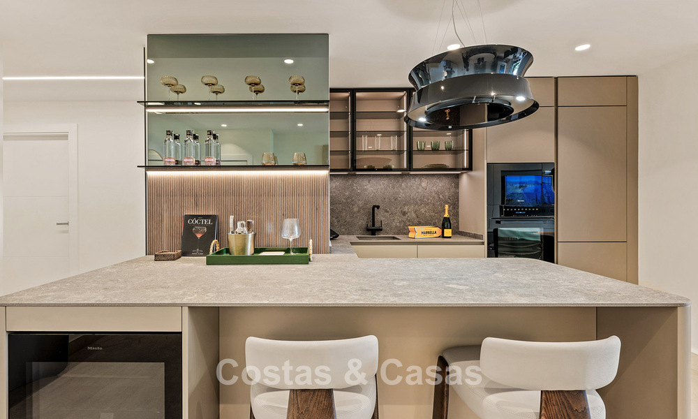Move-in ready, luxury beachfront apartment for sale on the New Golden Mile between Marbella and Estepona 785964