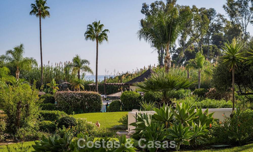 Move-in ready, luxury beachfront apartment for sale on the New Golden Mile between Marbella and Estepona 785970