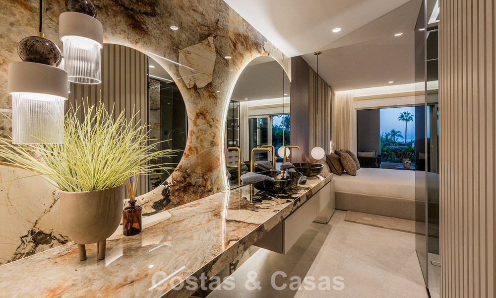 Move-in ready, luxury beachfront apartment for sale on the New Golden Mile between Marbella and Estepona 785973