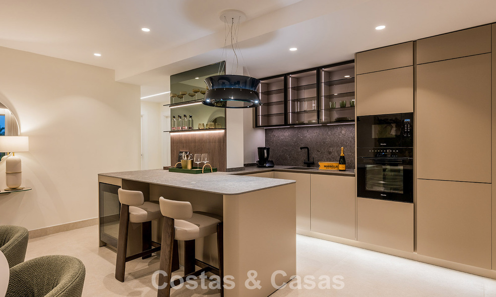 Move-in ready, luxury beachfront apartment for sale on the New Golden Mile between Marbella and Estepona 785980