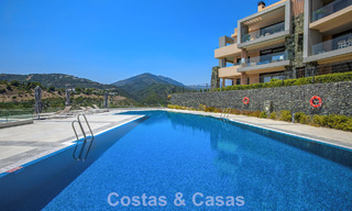Ground floor corner apartment with a huge private garden for sale in a golf resort in the hills of Marbella - Benahavis 785882 