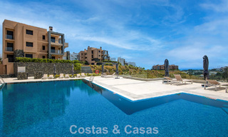Ground floor corner apartment with a huge private garden for sale in a golf resort in the hills of Marbella - Benahavis 785883 