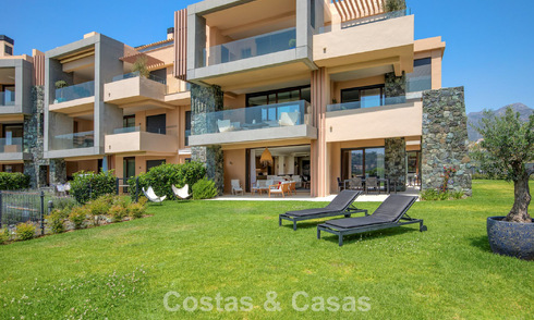 Ground floor corner apartment with a huge private garden for sale in a golf resort in the hills of Marbella - Benahavis 785885