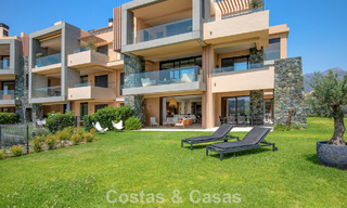 Ground floor corner apartment with a huge private garden for sale in a golf resort in the hills of Marbella - Benahavis 785885 