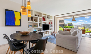 Ground floor corner apartment with a huge private garden for sale in a golf resort in the hills of Marbella - Benahavis 785891 