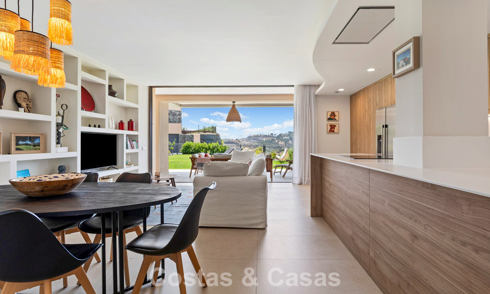 Ground floor corner apartment with a huge private garden for sale in a golf resort in the hills of Marbella - Benahavis 785895