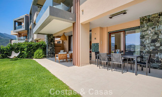 Ground floor corner apartment with a huge private garden for sale in a golf resort in the hills of Marbella - Benahavis 785900 