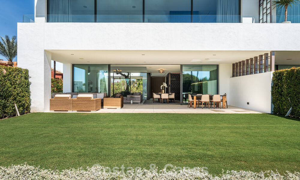 Move-in ready home with a modern design, located on the edge of Nueva Andalucía and Marbella's Golden Mile 785986