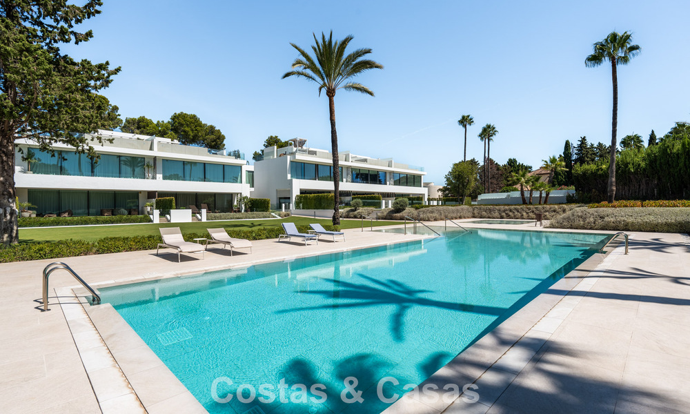 Move-in ready home with a modern design, located on the edge of Nueva Andalucía and Marbella's Golden Mile 785988