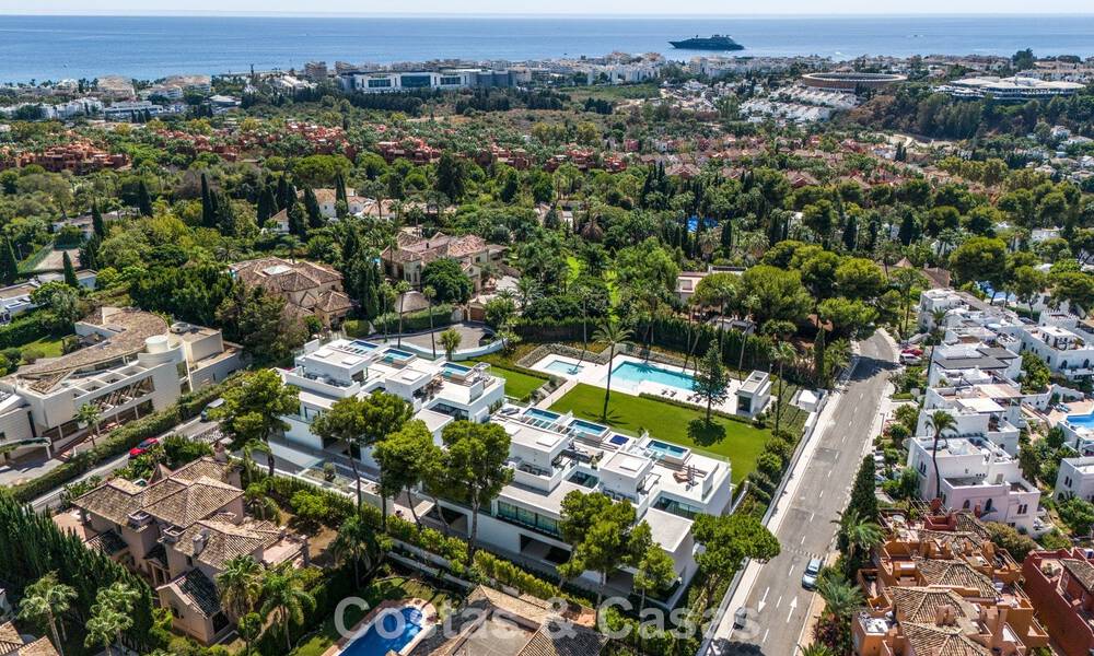 Move-in ready home with a modern design, located on the edge of Nueva Andalucía and Marbella's Golden Mile 785989
