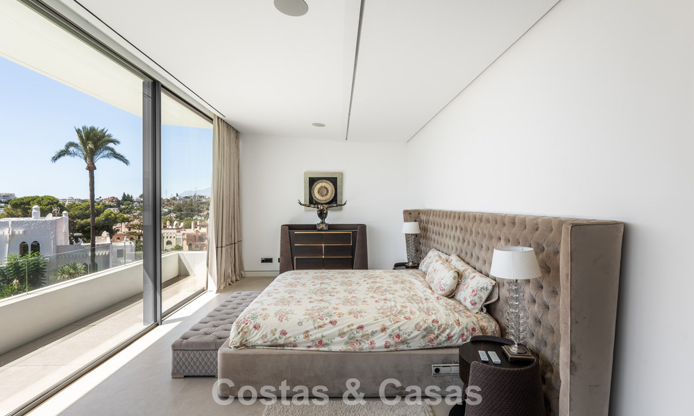 Move-in ready home with a modern design, located on the edge of Nueva Andalucía and Marbella's Golden Mile 785998