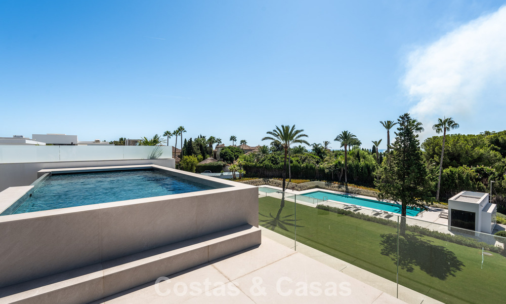 Move-in ready home with a modern design, located on the edge of Nueva Andalucía and Marbella's Golden Mile 786004