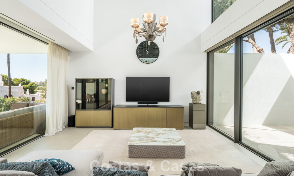 Move-in ready home with a modern design, located on the edge of Nueva Andalucía and Marbella's Golden Mile 786010