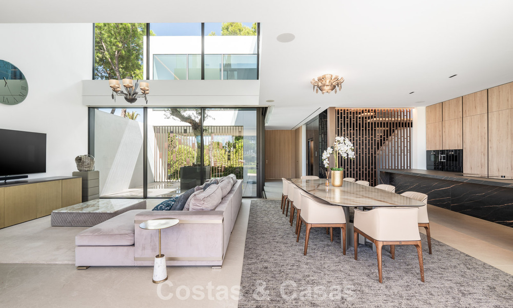 Move-in ready home with a modern design, located on the edge of Nueva Andalucía and Marbella's Golden Mile 786011