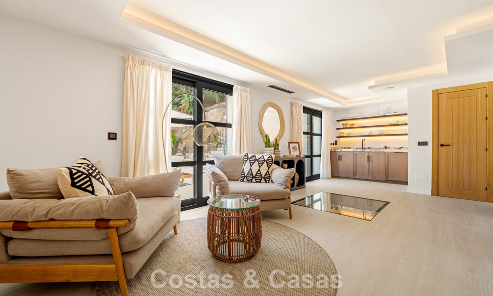 Stately luxury villa for sale in a desirable residential area in the heart of Nueva Andalucia, Marbella 785871
