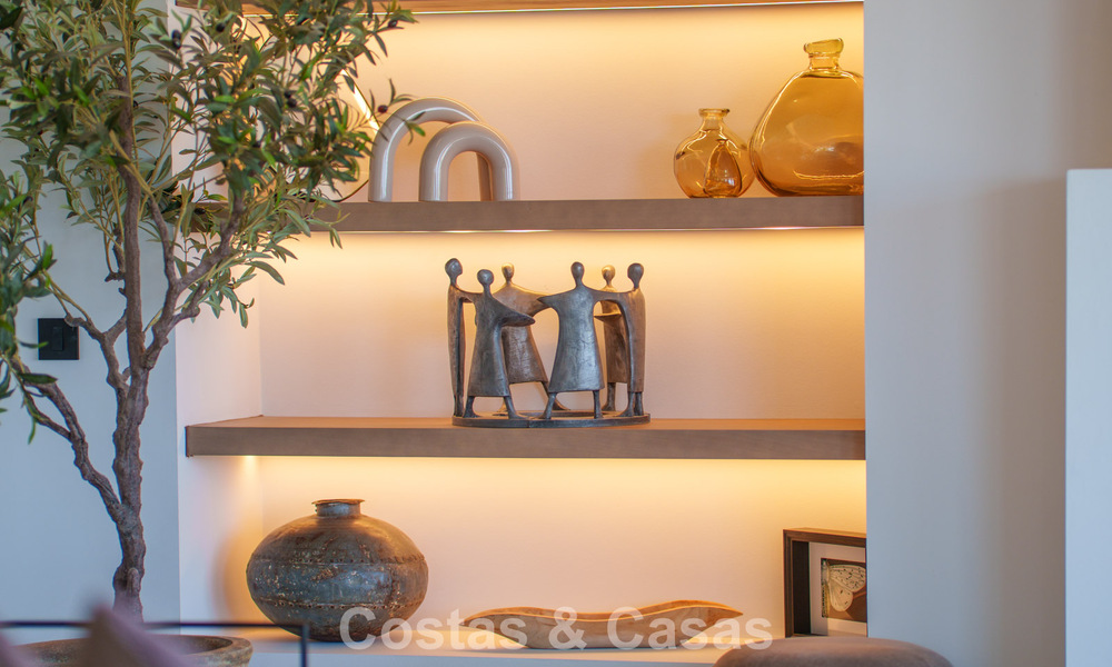Stately luxury villa for sale in a desirable residential area in the heart of Nueva Andalucia, Marbella 785874