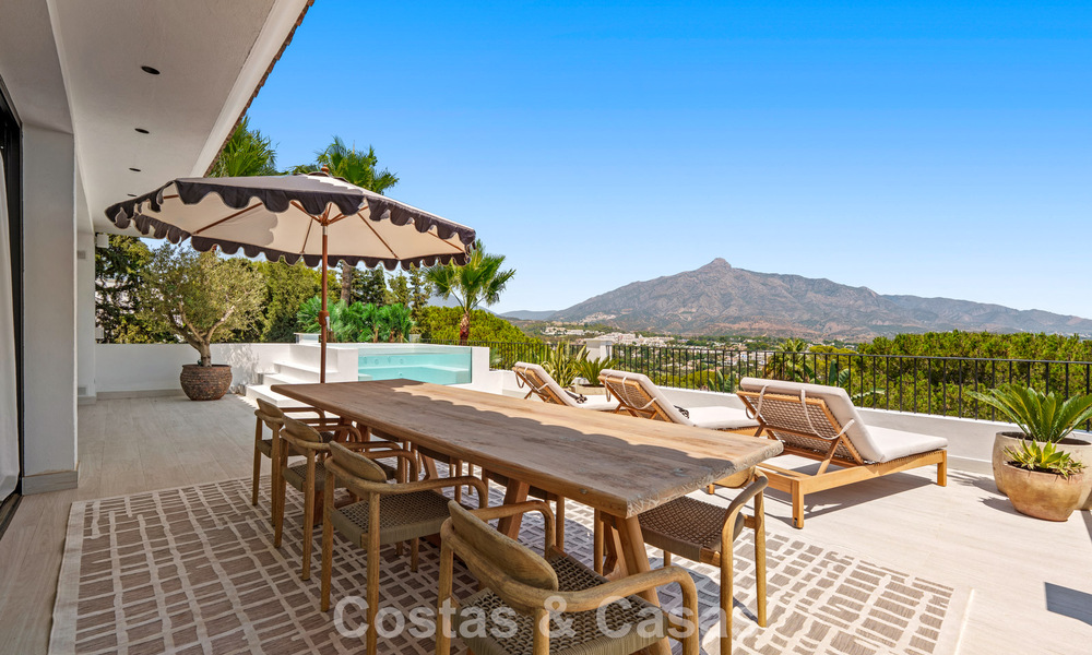 Stately luxury villa for sale in a desirable residential area in the heart of Nueva Andalucia, Marbella 790382