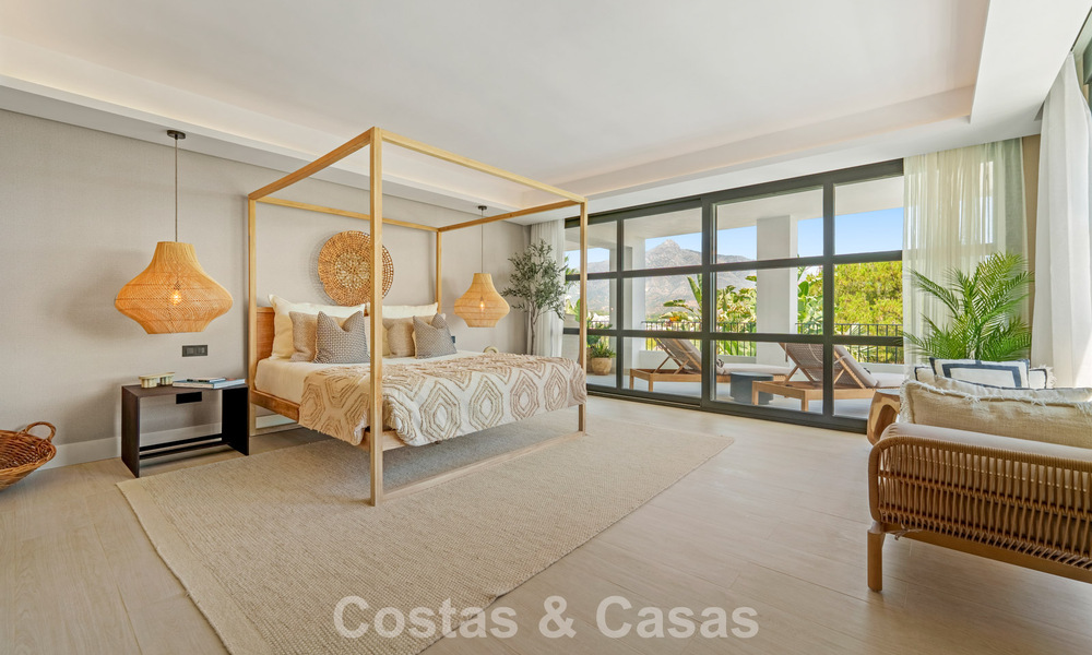 Stately luxury villa for sale in a desirable residential area in the heart of Nueva Andalucia, Marbella 790398