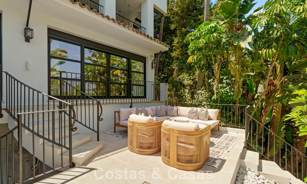 Stately luxury villa for sale in a desirable residential area in the heart of Nueva Andalucia, Marbella 790399