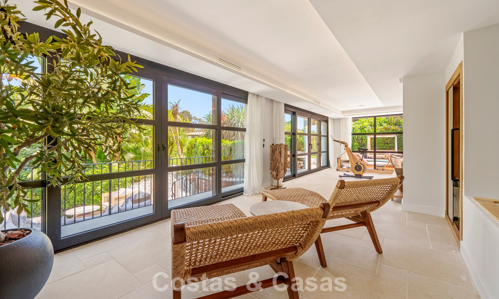 Stately luxury villa for sale in a desirable residential area in the heart of Nueva Andalucia, Marbella 790409