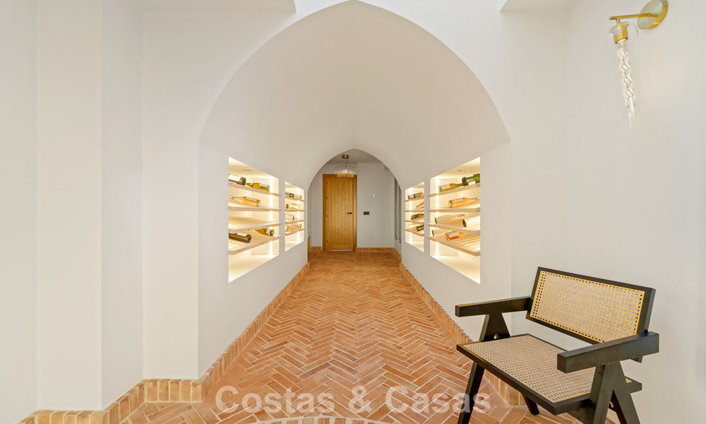 Stately luxury villa for sale in a desirable residential area in the heart of Nueva Andalucia, Marbella 790411