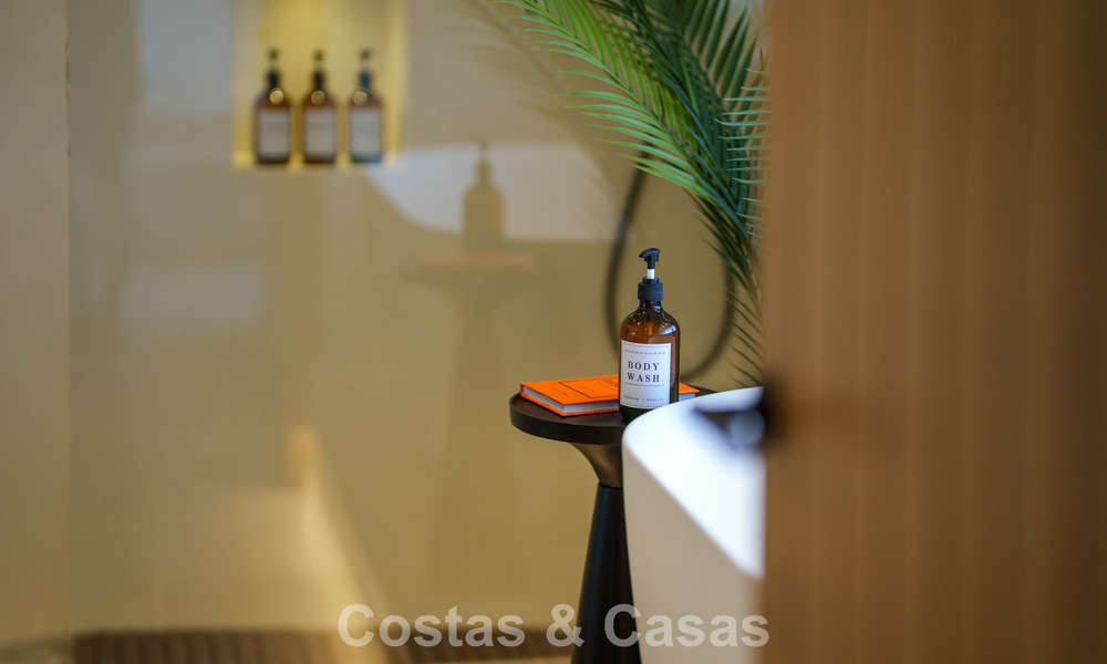 Stately luxury villa for sale in a desirable residential area in the heart of Nueva Andalucia, Marbella 790415