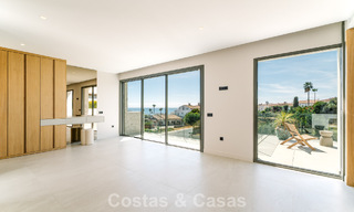 Move-in ready, new-build villa with contemporary architecture for sale with sea viewa and within walking distance of the beach in Estepona 786253 