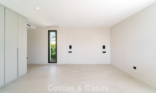 Move-in ready, new-build villa with contemporary architecture for sale with sea viewa and within walking distance of the beach in Estepona 786258 