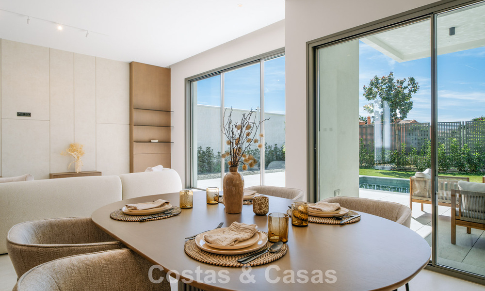 Move-in ready, new-build villa with contemporary architecture for sale with sea viewa and within walking distance of the beach in Estepona 786262